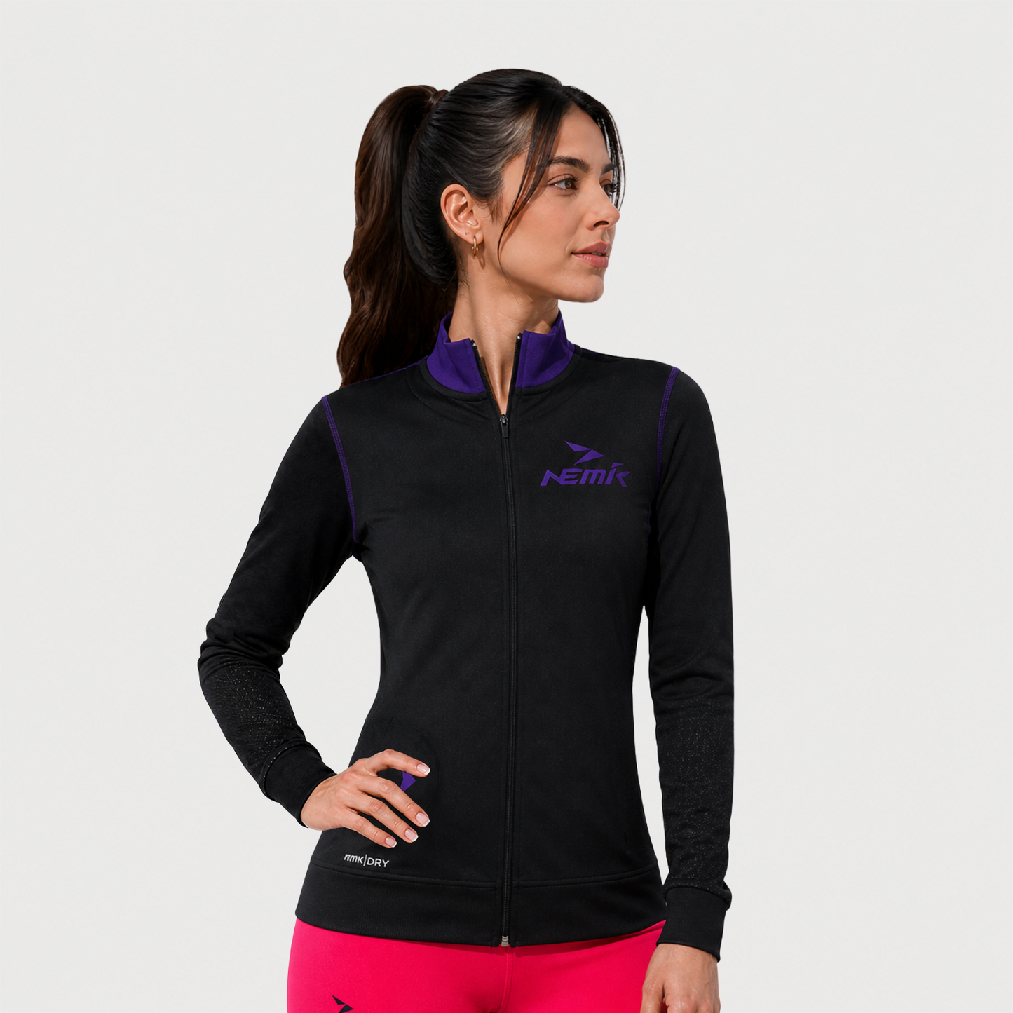 Chamarra Con Bolsa Hard Running Negro/Morado Grape