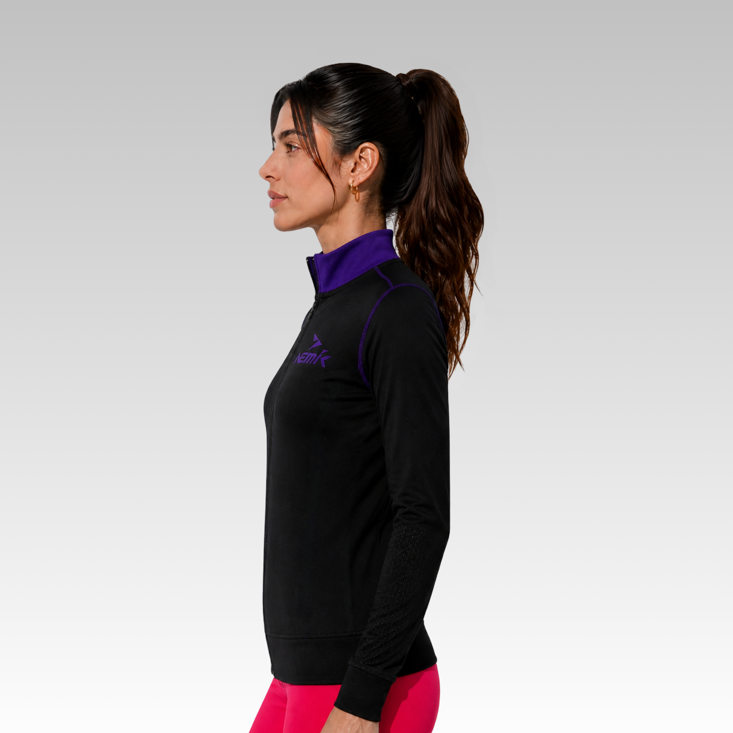Chamarra Con Bolsa Hard Running Negro/Morado Grape